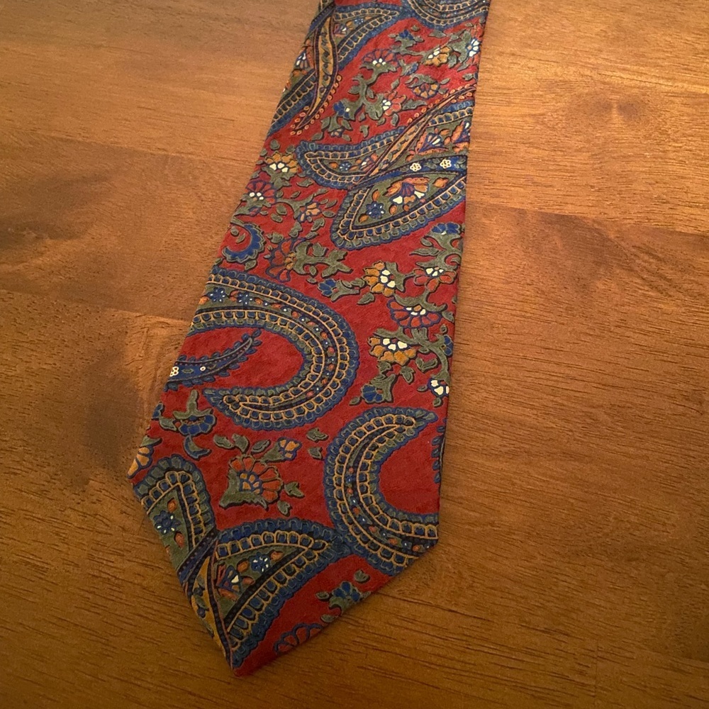 100% Silk Italian Tie by Wright & Simon - Good condition.​